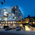 Elite Palace